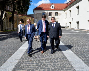Министр иностранных дел Литвы осмотрел будущий учебный корпус ЕГУ