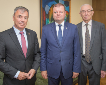 Премьер-министр Литвы Саулюс Сквернялис: «Правительство Литвы заинтересовано в успешной деятельности ЕГУ»